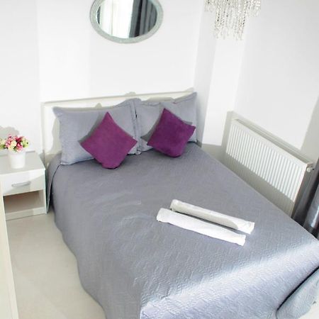 White Luxury Apartment Hermannstadt Exterior foto
